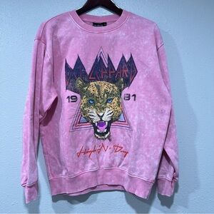 Pink Def Leppard Band Sweatshirt by Source Unknown Women’s Size Large Pink Wash